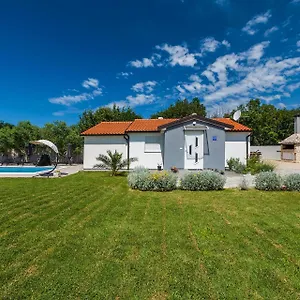 https://kua-za-odmor-lilly.pula-hotels.org