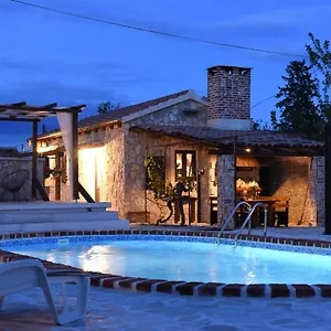 https://house-apartment-palaca.hotelinzadar.com