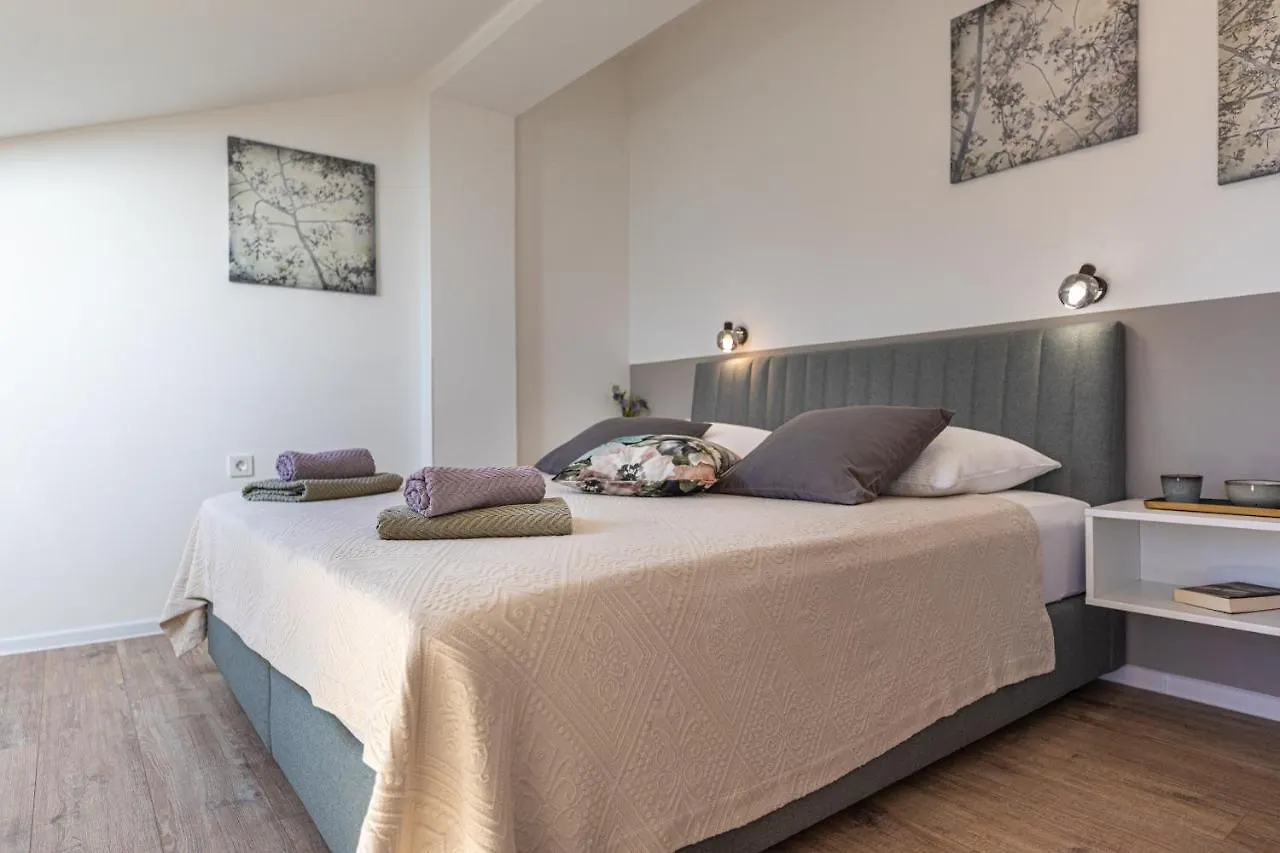 Pansion Tina Apartman Šilo