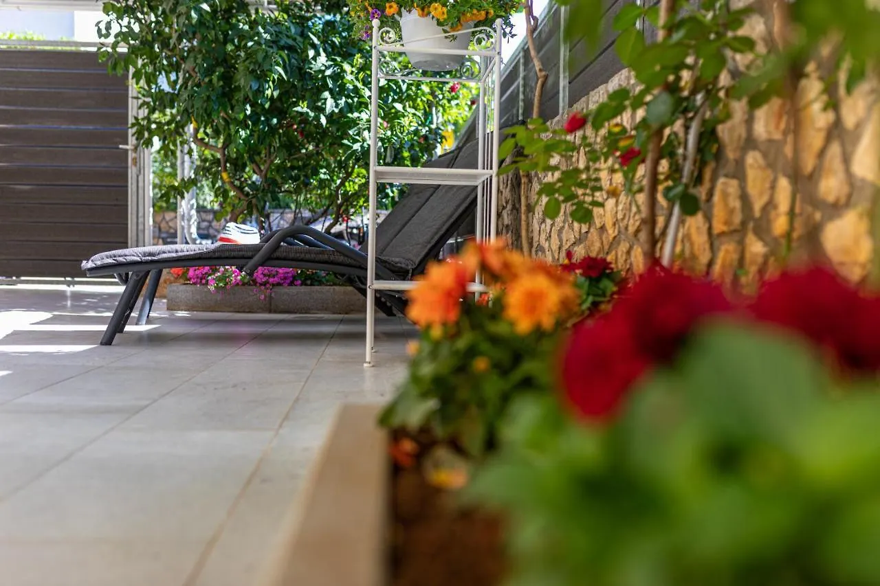 Pansion Tina Apartman Šilo 0*,