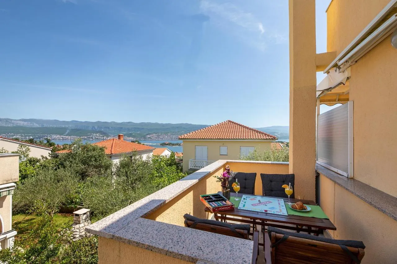 Pansion Tina Apartman Šilo 0*,