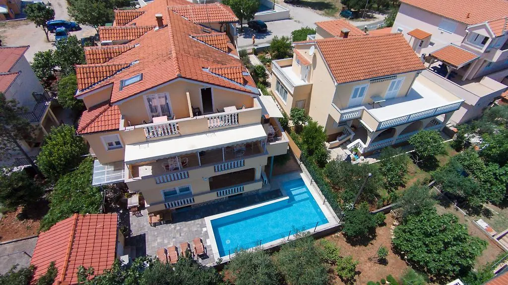 Pansion Tina Apartman Šilo Horvátország